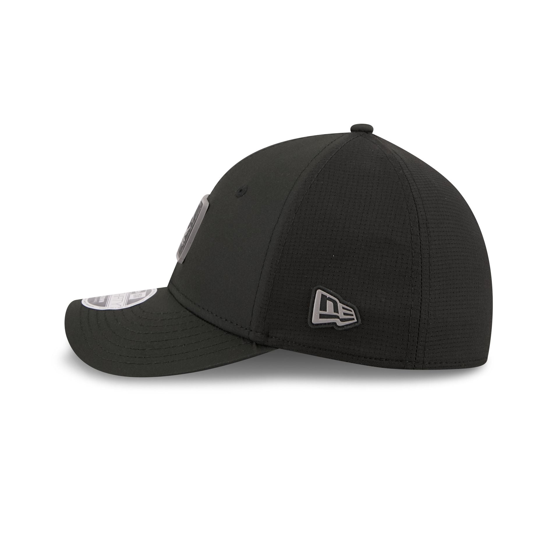 Chicago Bears 2026 Training Black 39THIRTY M-Crown Stretch-Fit Hat
